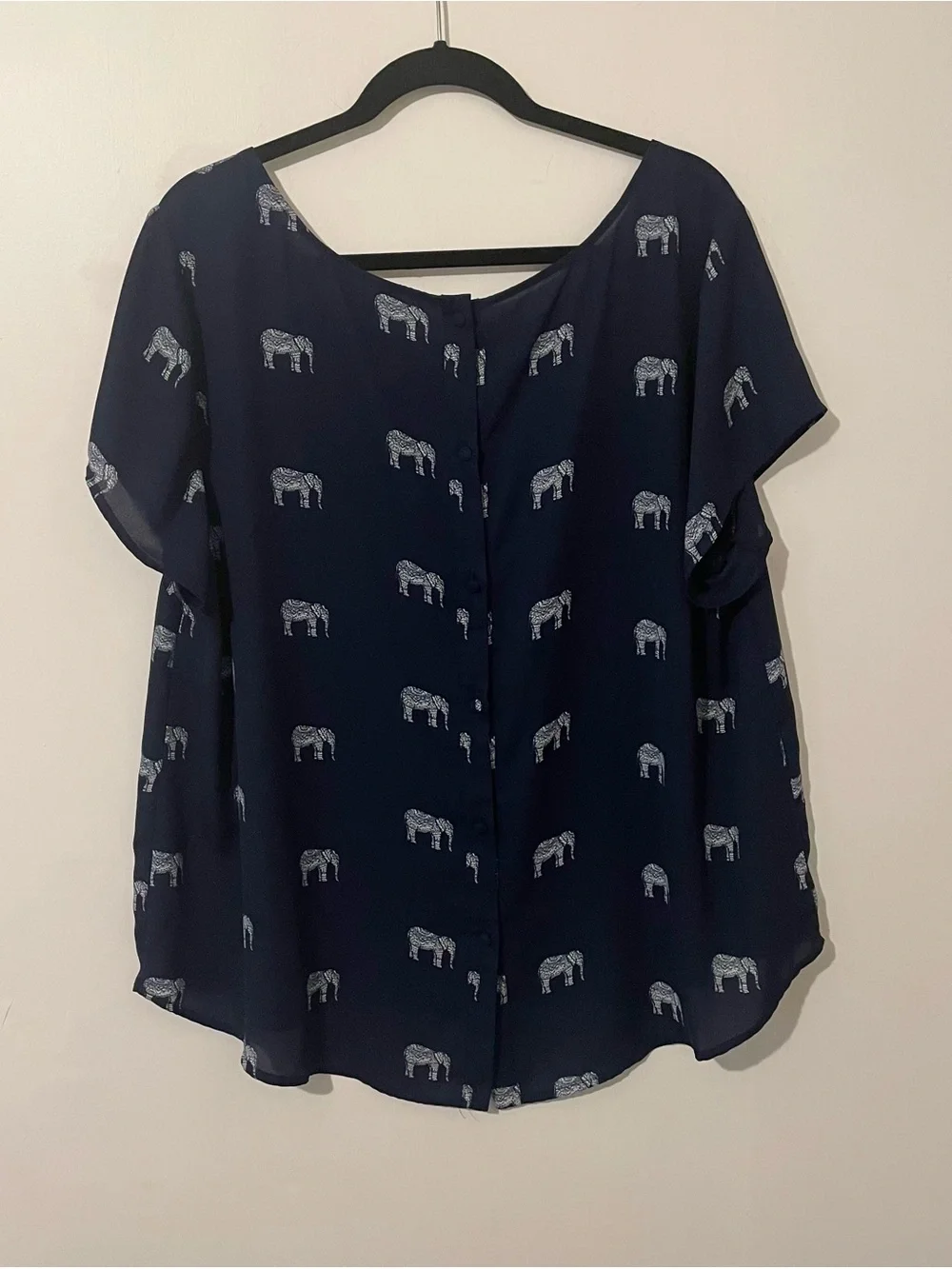 Torrid Navy Blue Semi Sheer Elephant Print Open Back Shirt Top Plus Size 2 2X - Picture 3 of 3